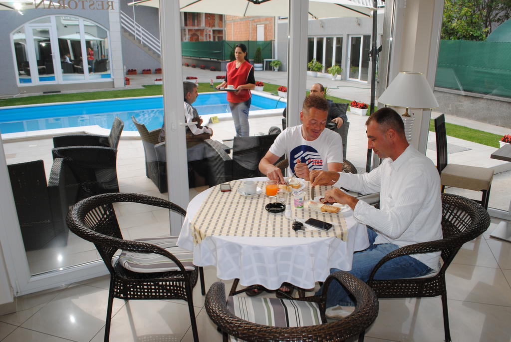 Vila Delux Negotin Luaran gambar